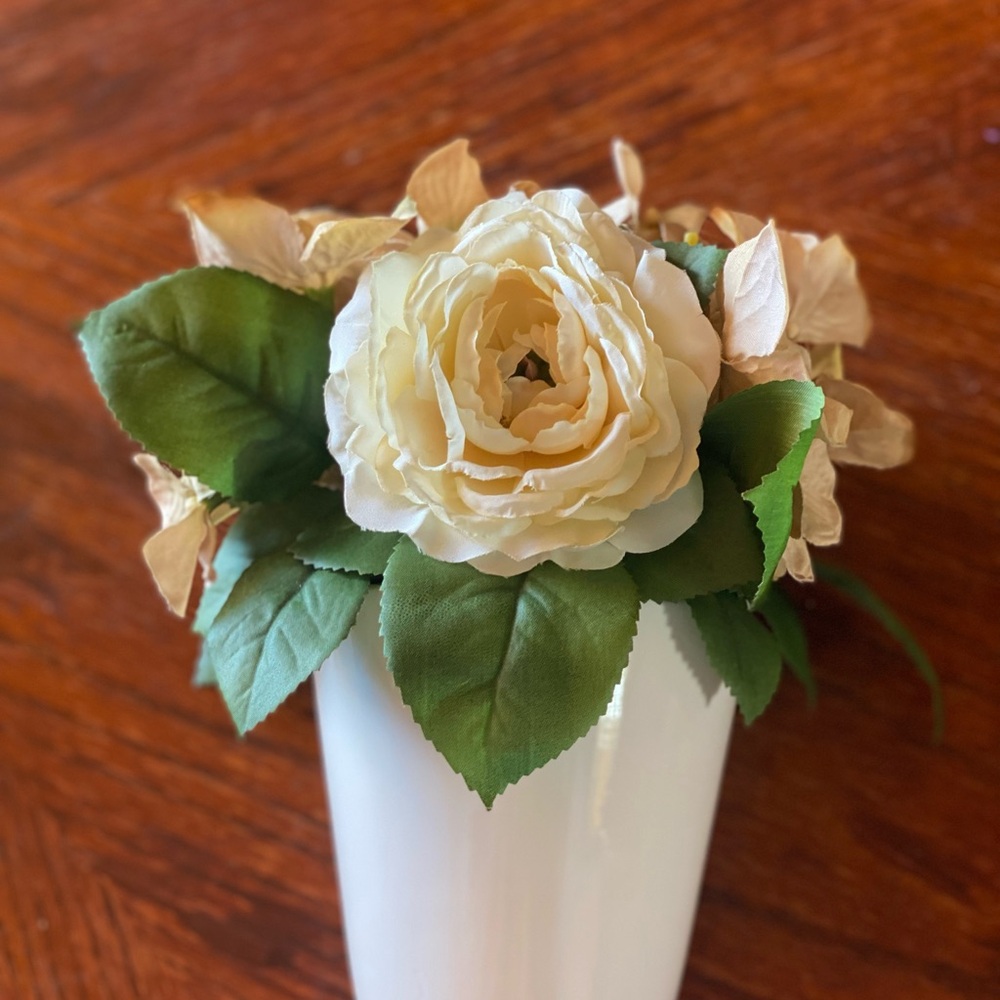 Elegant Cream Floral Arrangement in White Vase